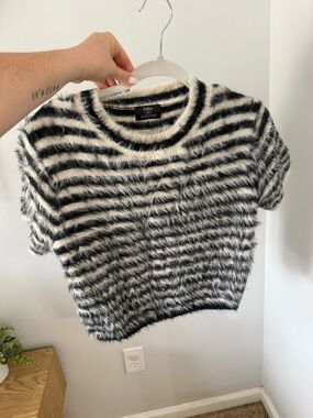 Dressed in Lala Black & White Fuzzy Striped Crop Sweater size Medium/Large